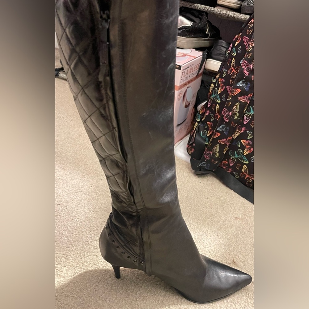 Burberry knee high kitty heel boots size 37